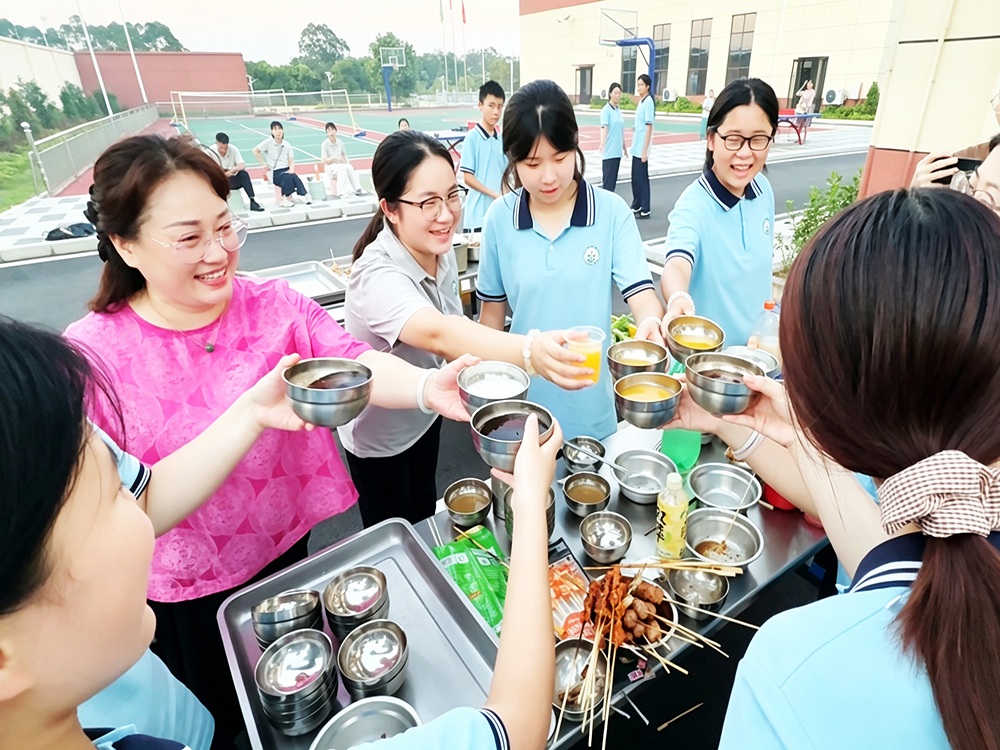 海南正规青少年管教中心怎么联系？本地寄宿培育机构挑选指南